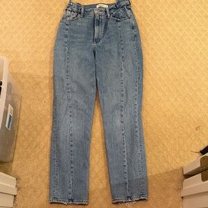 Abercrombie 90’s Straight Ultra High Rise Jeans 4R